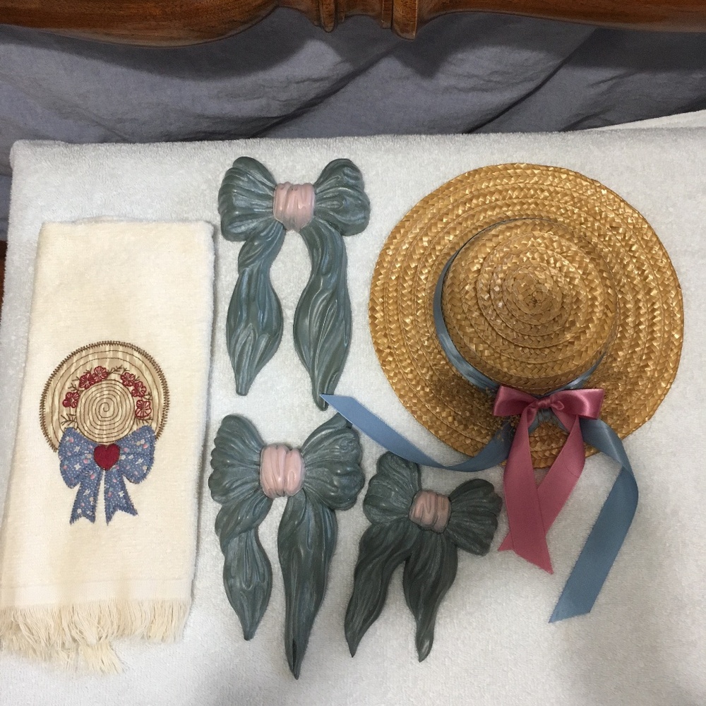 5 pc hats & bows bundle /Home Interiors? (the bows only)
